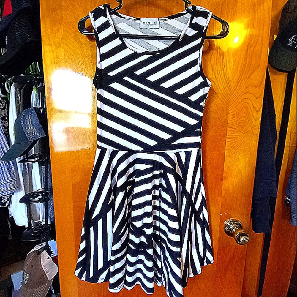 Black and White pleated skirt dress